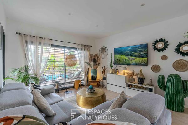 Villa de caractère autour de sa piscine et de son patio