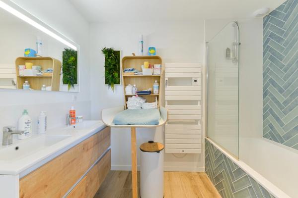 LA TURBALLE PLAGE A 400M à pied – 4 Chambres et 1 Dortoir – Jardin AU CALME, clos sans vis-à-vis -Rénovation moderne et chaleureuse.