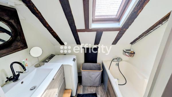 Appartement
         2 pièces
        - 45 m² 155 000 € *