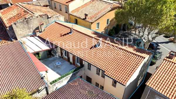 BIEN ATYPIQUE BEAUX VOLUMES 170 M² HAB PLUS RDC 170 m², GGE, TERRASSE INTIMISTE, 54KM DE PERPIGNAN