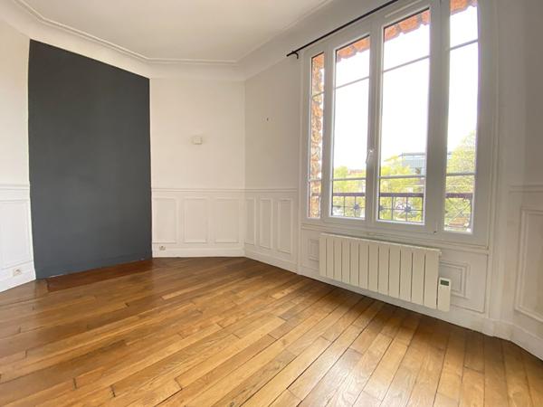 GUY HOQUET / Appartement de 2 pièces en centre ville