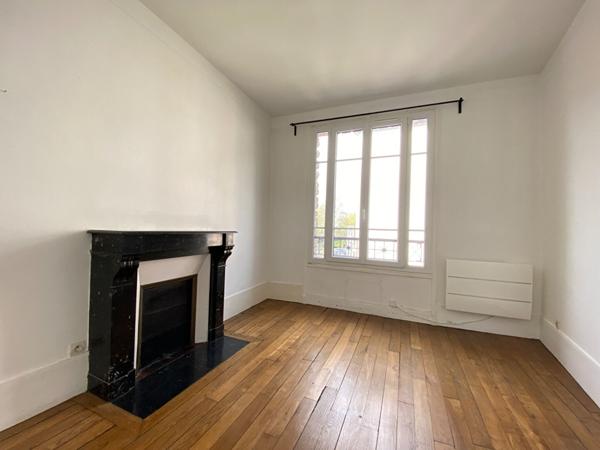 GUY HOQUET / Appartement de 2 pièces en centre ville