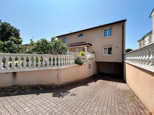 Maison 8 pièces 185.53 m2