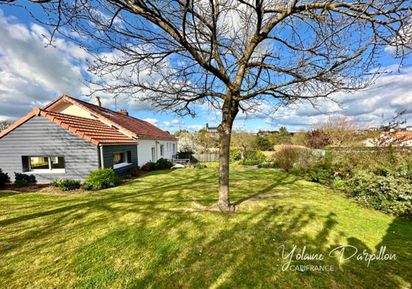 Maison à vendre - 3 chambres + 1 bureau - 847 m² de jardin à MONTAIGU VENDEE (85)