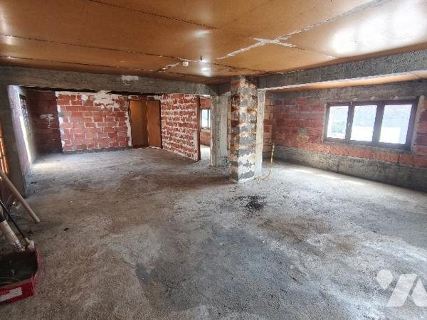 Maison 400 m² aménageables avec cour