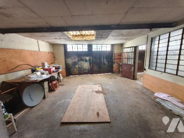 Maison 400 m² aménageables avec cour