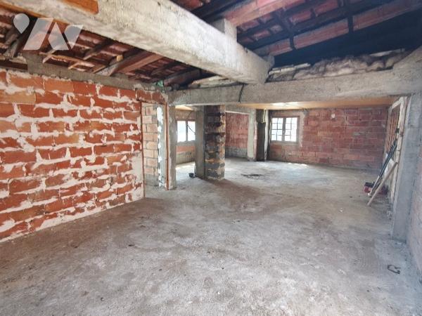 Maison 400 m² aménageables avec cour