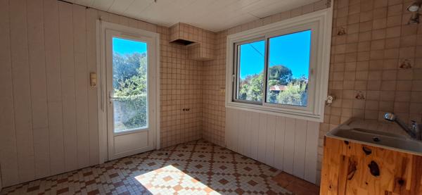 Maison avec sous sol de 166m² + garage 33m²+ dépendances 60m²