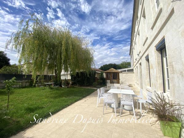 Saintes (17100) SAINTES : Propriété de charme 6 chambres