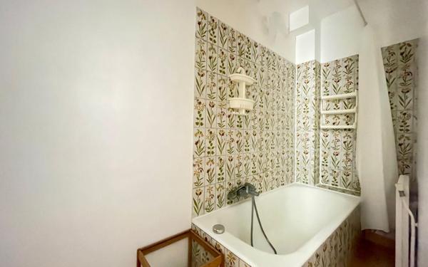 Appartement à vendre    2 pièces • 30,62 m2 Paris 17