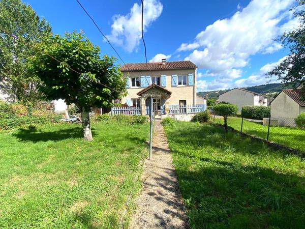 Maison Lumineuse, belle terrasse côté jardin et exposé sud.