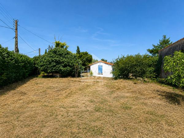 Opportunité rare : maison et terrain constructible de 650 m²