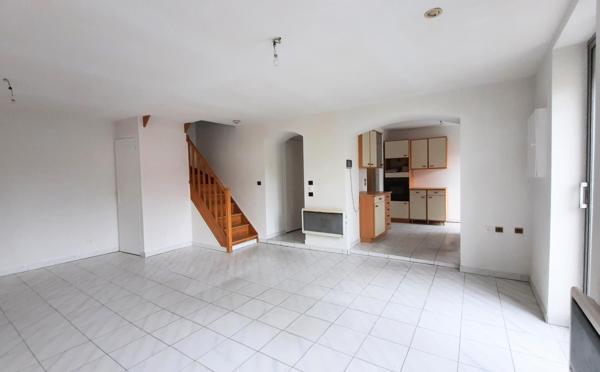 Immeuble avec ancien local pro + grand appartement