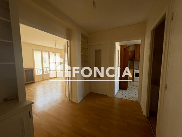 Location Appartement 4 pièces 95.75 m² - Tours 37000