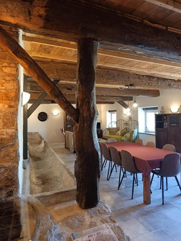 ? Ancienne bergerie de caractère rénovée avec gîte indépendant et vue panoramique sur le Val de Dagne