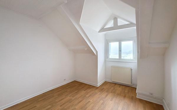 Appartement à louer    3 pièces • 33 m2 Saint-Flour