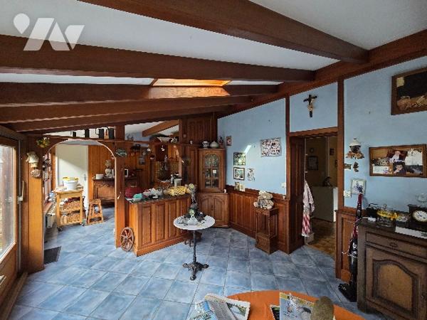 YVETOT maison briques et colombages d'~185m² sur un terrain d'~685m², 3 chambres, 2 bâtiments.