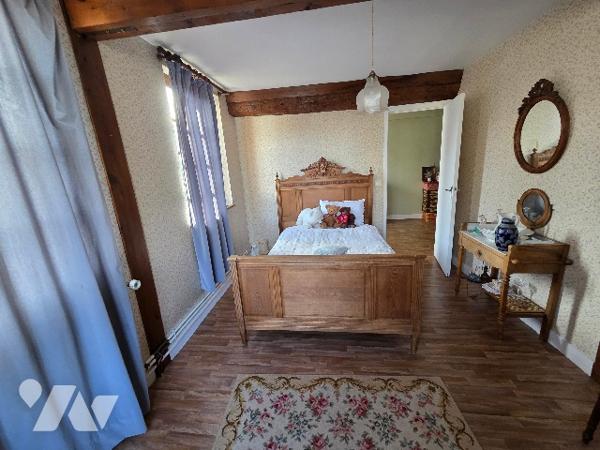 YVETOT maison briques et colombages d'~185m² sur un terrain d'~685m², 3 chambres, 2 bâtiments.