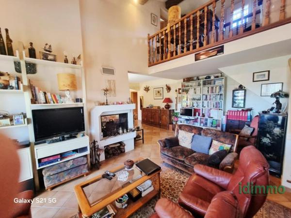 A voir Draguignan jolie villa F4 de 114m terrasse garage piscine 663m terrain 449000€ crn2390 dpe c Draguignan (83300)