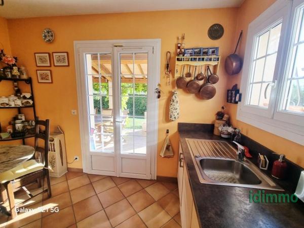 A voir Draguignan jolie villa F4 de 114m terrasse garage piscine 663m terrain 449000€ crn2390 dpe c Draguignan (83300)