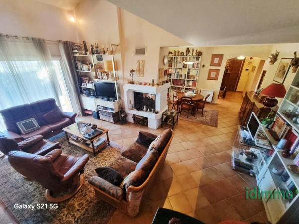 A voir Draguignan jolie villa F4 de 114m terrasse garage piscine 663m terrain 449000€ crn2390 dpe c Draguignan (83300)