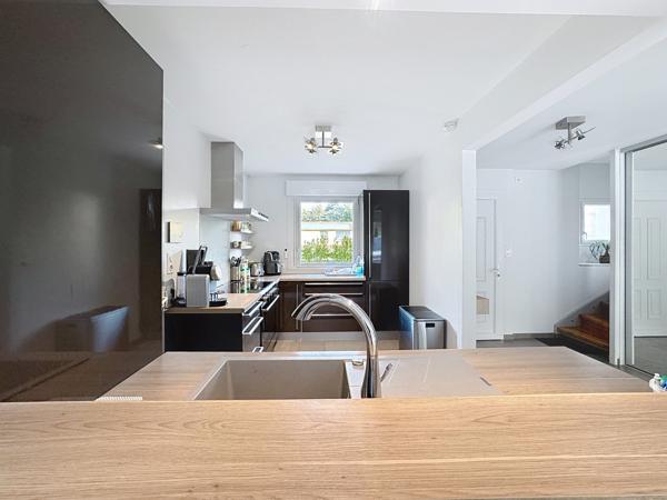 Saint-Didier-au-Mont-d'Or (69370) Saint-Didier-au-Mont-d’Or – Élégante maison familiale d'une surface habitable de 193,89 m² et 150,08m2 Carrez