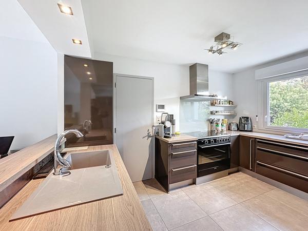 Saint-Didier-au-Mont-d'Or (69370) Saint-Didier-au-Mont-d’Or – Élégante maison familiale d'une surface habitable de 193,89 m² et 150,08m2 Carrez