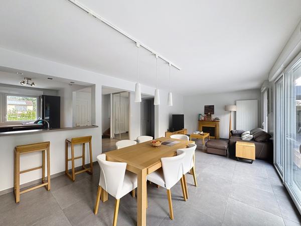 Saint-Didier-au-Mont-d'Or (69370) Saint-Didier-au-Mont-d’Or – Élégante maison familiale d'une surface habitable de 193,89 m² et 150,08m2 Carrez