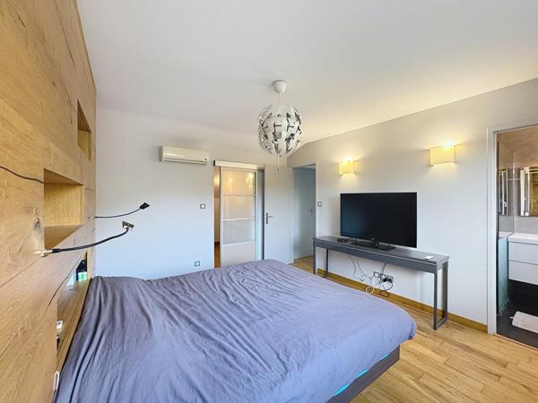 Saint-Didier-au-Mont-d'Or (69370) Saint-Didier-au-Mont-d’Or – Élégante maison familiale d'une surface habitable de 193,89 m² et 150,08m2 Carrez