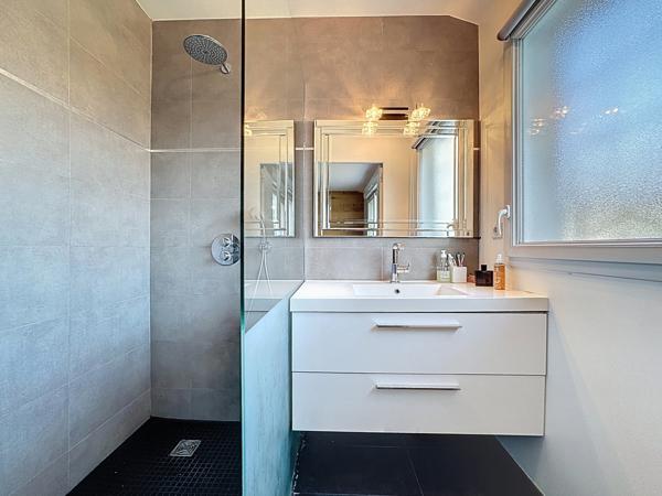 Saint-Didier-au-Mont-d'Or (69370) Saint-Didier-au-Mont-d’Or – Élégante maison familiale d'une surface habitable de 193,89 m² et 150,08m2 Carrez