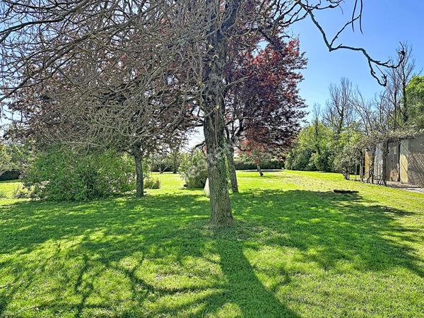 Sur la commune de Mignaloux Beauvoir maison a vendre avec très grand terrain