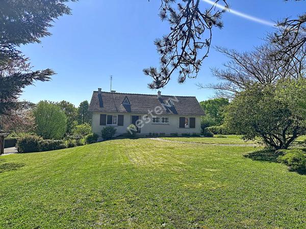 Sur la commune de Mignaloux Beauvoir maison a vendre avec très grand terrain