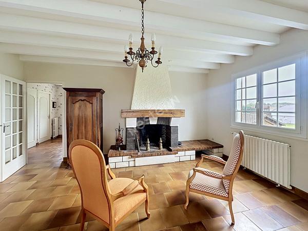 Sur la commune de Mignaloux Beauvoir maison a vendre avec très grand terrain