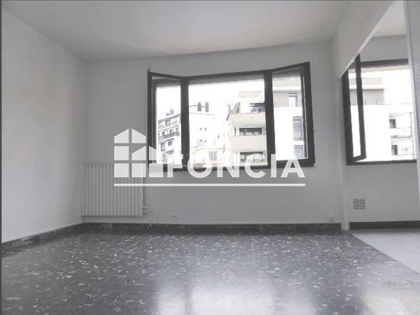 Location Studio 35 m² - 8 RUE CHARLES LORY Grenoble 38000