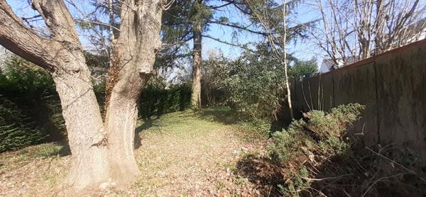 Terrain constructible de 891 m² à Boussy Saint Antoine