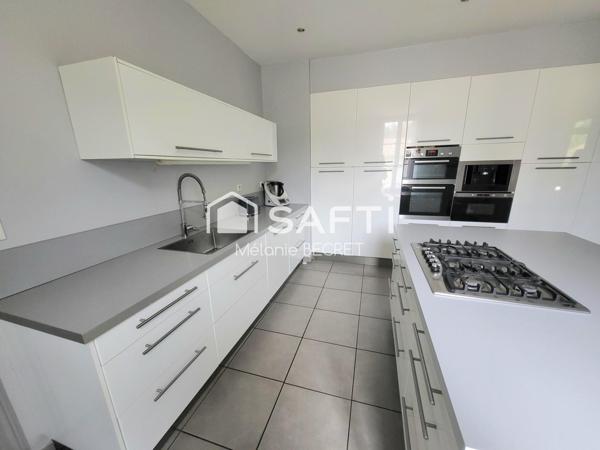 Grande demeure à Marcheprime  de 270 m² habitables aux volumes exceptionnels!