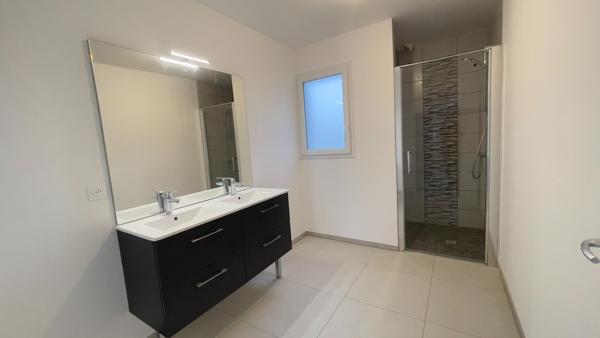 MAYENNE, Proche LECLERC