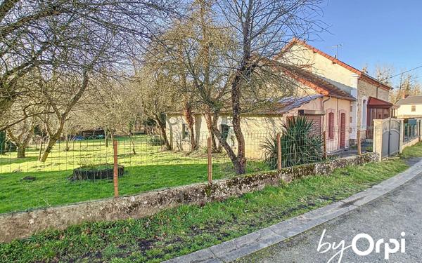 Maison à vendre    3 pièces •  Saint-Éloy-les-Mines