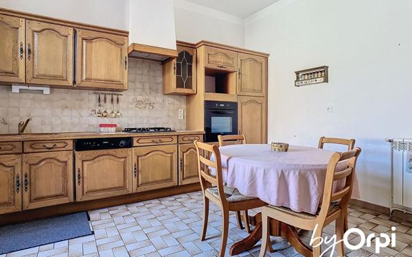 Maison à vendre    3 pièces •  Saint-Éloy-les-Mines