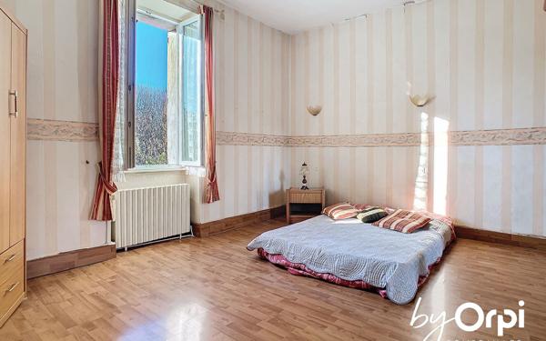 Maison à vendre    3 pièces •  Saint-Éloy-les-Mines