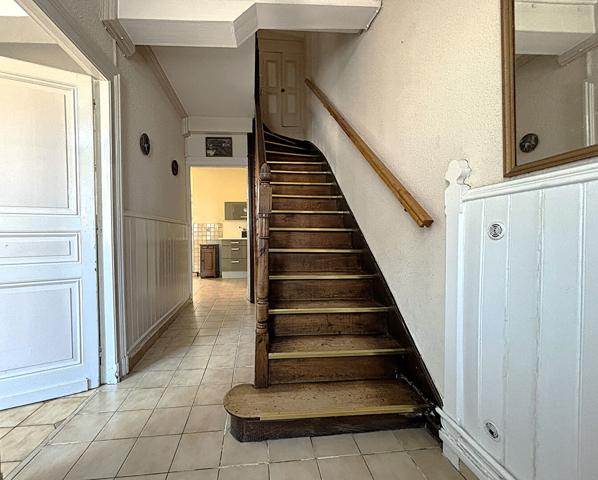 Maison de ville de 114 m² à vendre à AGEN - 4 chambres spacieuses et jardin