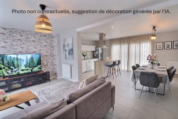 MAISON TRES LUMINEUSE avec 3 CHAMBRES, coin bureau, jardin et garage.