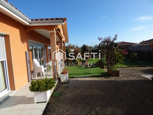 Villa plain pied 165 m², cuisine aménagée/salon de 52 m², 2 chambres, bureau. garage