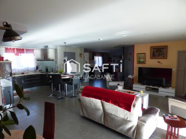 Villa plain pied 165 m², cuisine aménagée/salon de 52 m², 2 chambres, bureau. garage