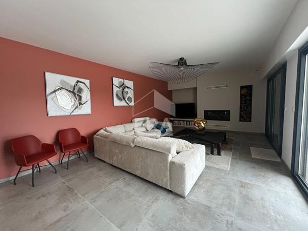 Villa Odos 7 pièce(s)