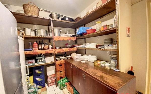 Immeuble à vendre    4 pièces • 186 m2 Bagnolet