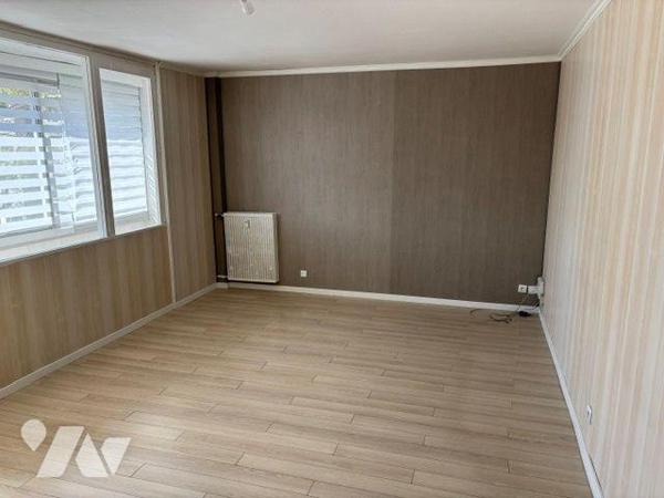Coudekerque Branche (59210), centre ville,  appartement spacieux et fonctionnel au 2ème étage a...