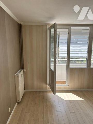 Coudekerque Branche (59210), centre ville,  appartement spacieux et fonctionnel au 2ème étage a...