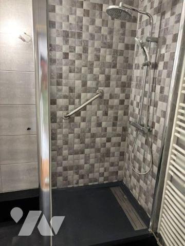 Coudekerque Branche (59210), centre ville,  appartement spacieux et fonctionnel au 2ème étage a...