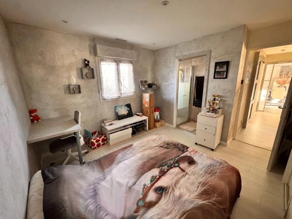 AUDENGE – Maison avec dépendance et piscine dans quartier calme et recherché